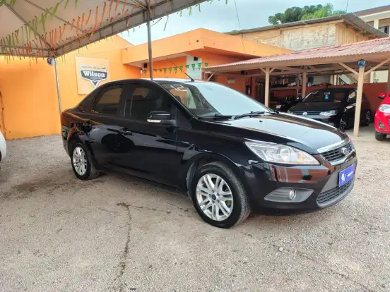FORD-FOCUS-2012