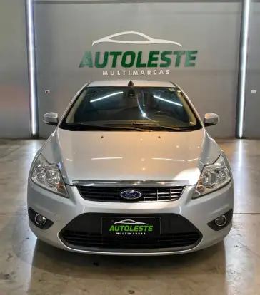 FORD-FOCUS-2012