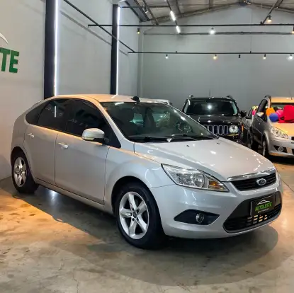 FORD-FOCUS-2012