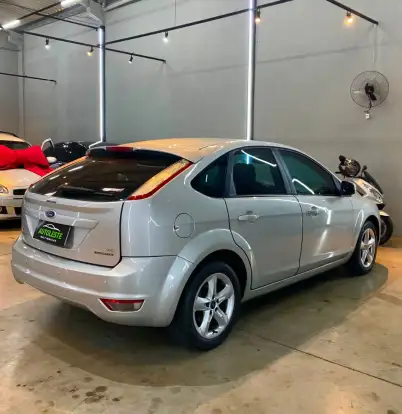 FORD-FOCUS-2012