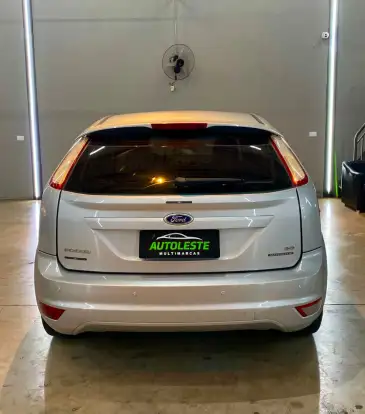 FORD-FOCUS-2012