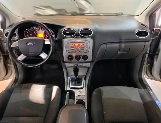 FORD-FOCUS-2012