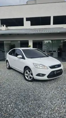 FORD-FOCUS-2011