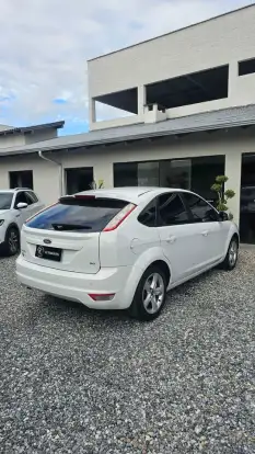 FORD-FOCUS-2011