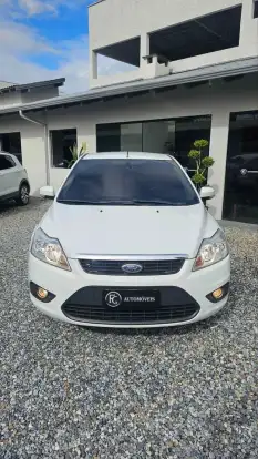 FORD-FOCUS-2011