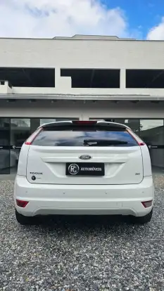 FORD-FOCUS-2011