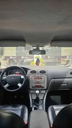 FORD-FOCUS-2011