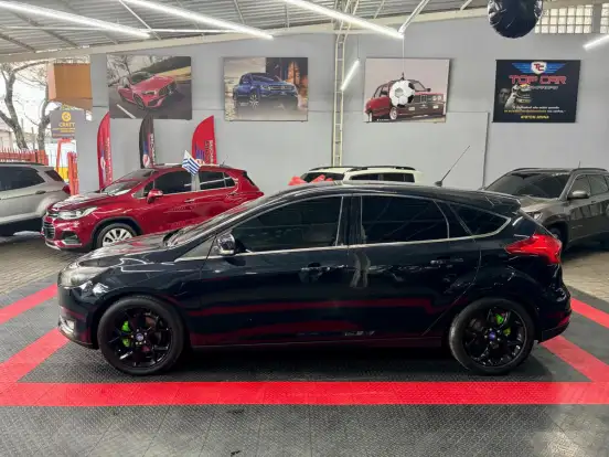 FORD-FOCUS-2015