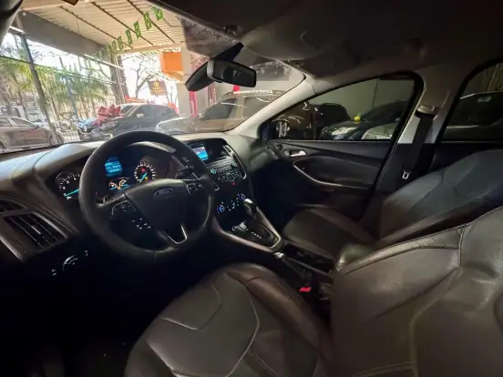 FORD-FOCUS-2015