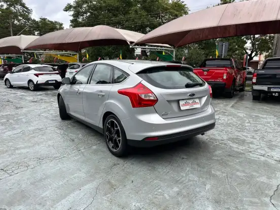 FORD-FOCUS-2015