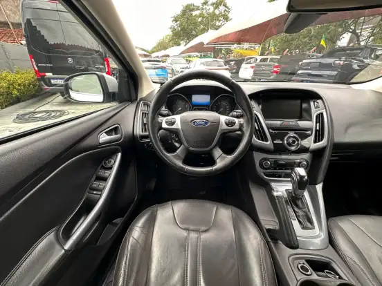 FORD-FOCUS-2015