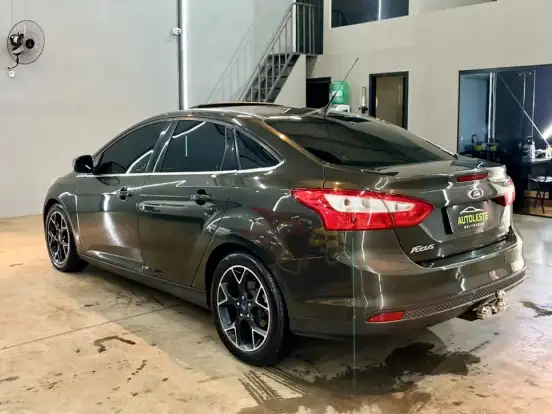 FORD-FOCUS-2.0 TITANIUM PLUS SEDAN 16V FLEX 4P POWERSHIFT FORD-FOCUS-2013