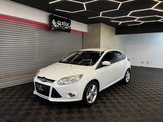FORD FOCUS 2.0 SE 16V FLEX 4P POWERSHIFT