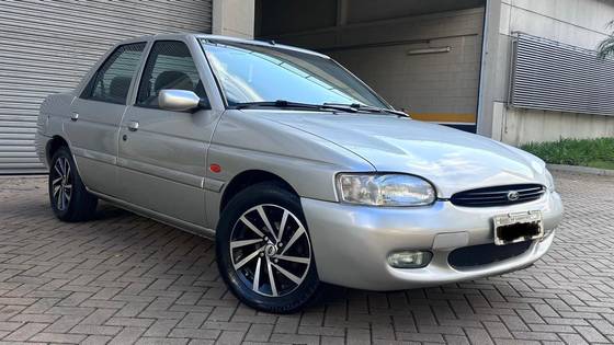 Ford Escort 1.8 MPI GLX Sedan 16V Gasolina 4P Manual