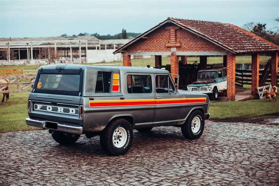 FORD-F-1000-1984