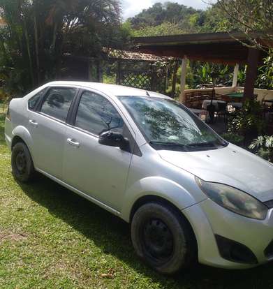 FORD-FIESTA-2014