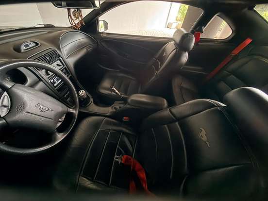 FORD-MUSTANG-1995