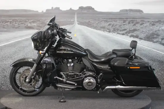 HARLEY-DAVIDSON-CVO STREET GLIDE HARLEY-DAVIDSON-CVO STREET GLIDE-2017