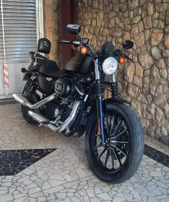 HARLEY-DAVIDSON-SPORTSTER IRON 883-2010