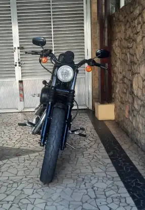 HARLEY-DAVIDSON-SPORTSTER IRON 883-2010