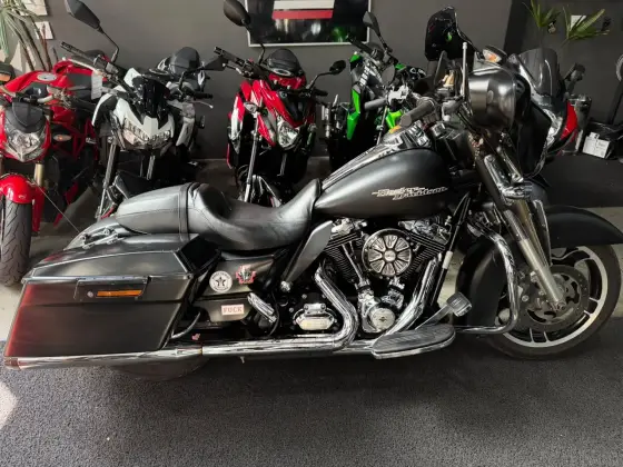HARLEY-DAVIDSON STREET GLIDE 