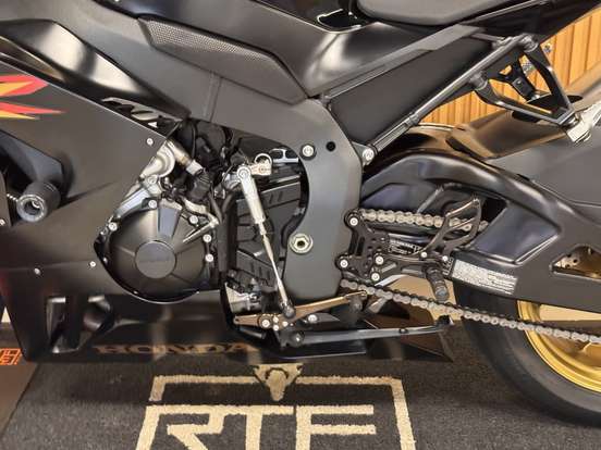HONDA-CBR 1000RR-R FIREBLADE SP-2022