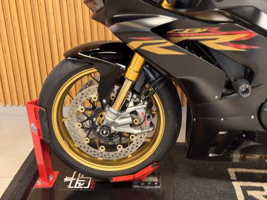 HONDA-CBR 1000RR-R FIREBLADE SP HONDA-CBR 1000RR-R FIREBLADE SP-2022