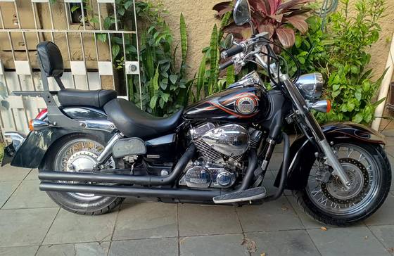 HONDA SHADOW 750 