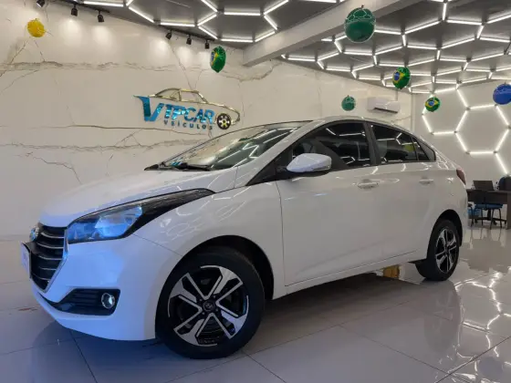 HYUNDAI HB20S 1.6 COMFORT PLUS 16V FLEX 4P AUTOMÁTICO
