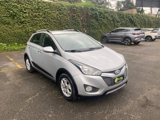 HYUNDAI HB20X 1.6 16V PREMIUM FLEX 4P AUTOMÁTICO