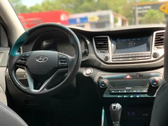 HYUNDAI-TUCSON-2021