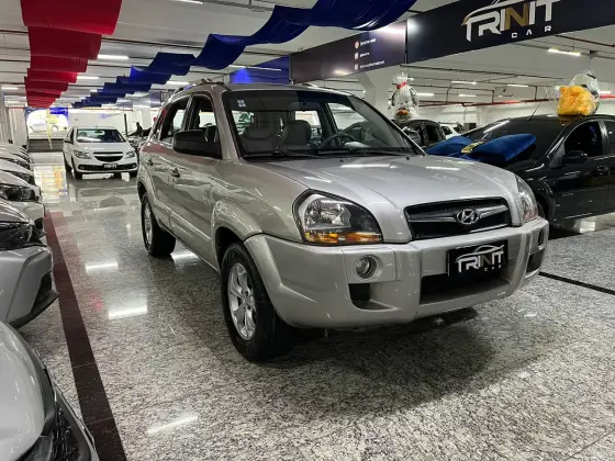 HYUNDAI TUCSON 2.0 MPFI GL 16V 142CV 2WD GASOLINA 4P MANUAL
