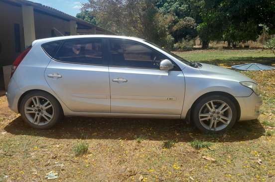 HYUNDAI-I30-2.0 MPI 16V GASOLINA 4P AUTOMÁTICO HYUNDAI-I30-2010