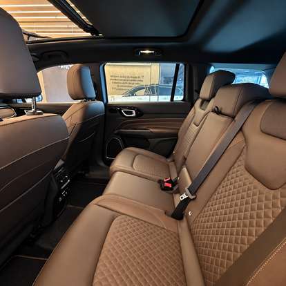 JEEP-COMMANDER-2024