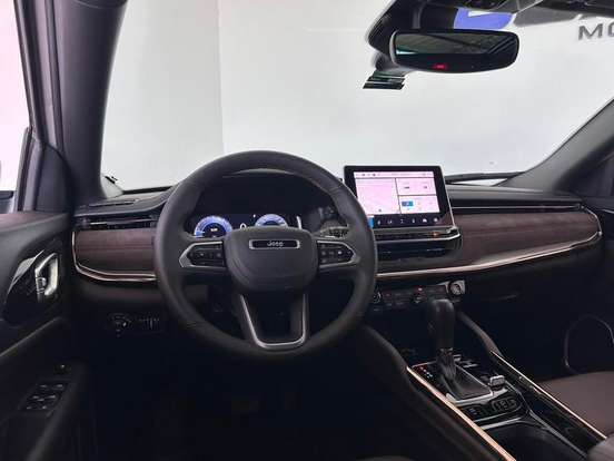 JEEP-COMMANDER-2025