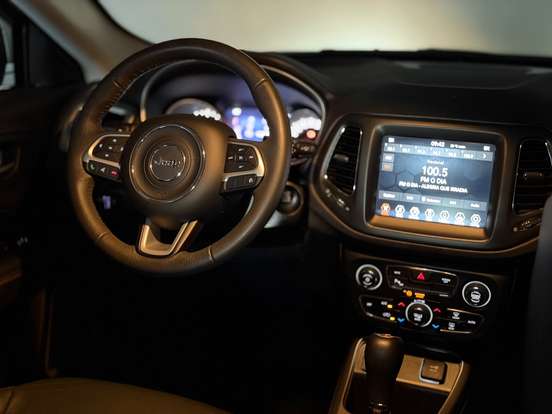 JEEP-COMPASS-2.0 16V FLEX LONGITUDE AUTOMÁTICO JEEP-COMPASS-2018