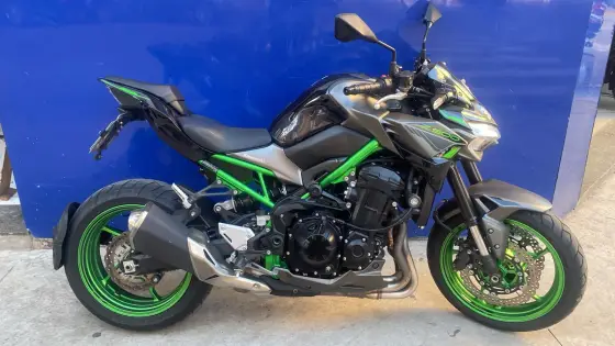 KAWASAKI Z900 