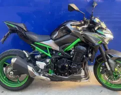KAWASAKI Z900 KAWASAKI Z900