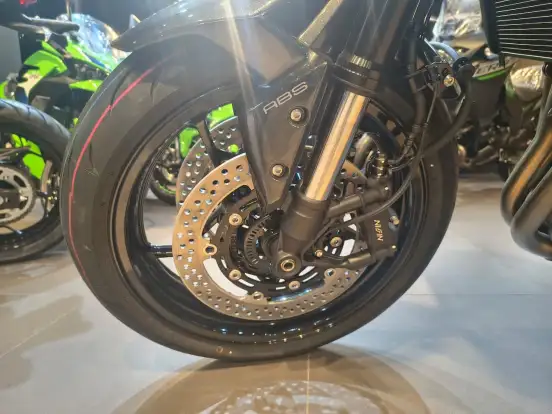 KAWASAKI-Z900 KAWASAKI-Z900-2025