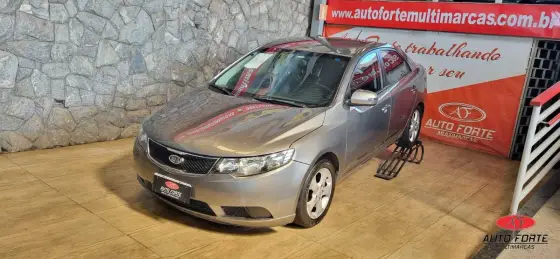 KIA CERATO 1.6 EX SEDAN 16V GASOLINA 4P MANUAL