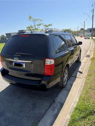 KIA-CARNIVAL-2014