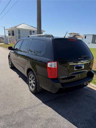 KIA-CARNIVAL-2014
