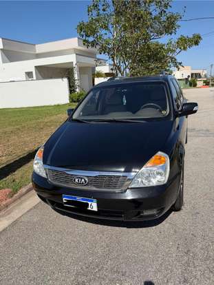 KIA-CARNIVAL-2014