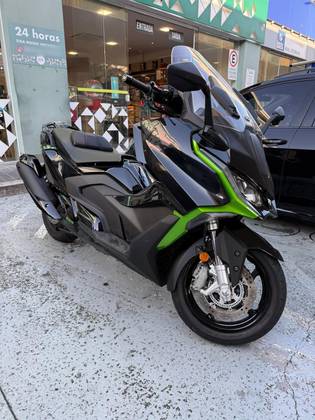 KYMCO AK 550i 