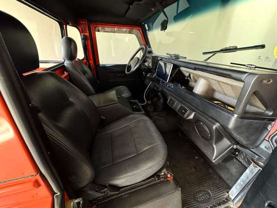 LAND ROVER-DEFENDER-1996