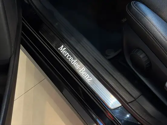 MERCEDES-BENZ-A 200-2018