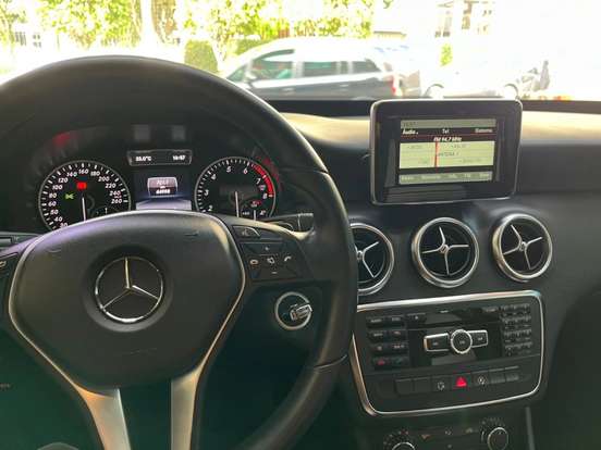 MERCEDES-BENZ-A 200-1.6 TURBO 16V FLEX 4P AUTOMÁTICO MERCEDES-BENZ-A 200-2015