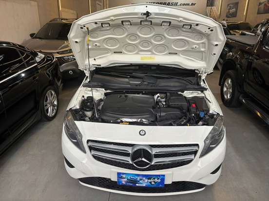 MERCEDES-BENZ-A 200-2013