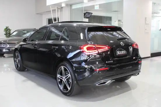 MERCEDES-BENZ-A 250-2019