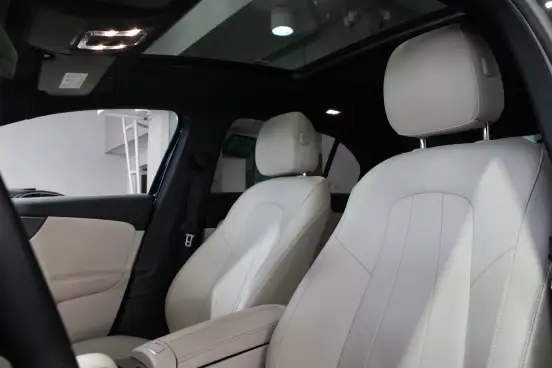 MERCEDES-BENZ-A 250-2019